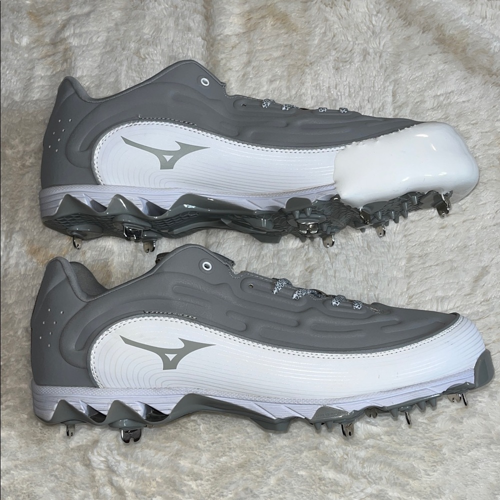NEW Mizuno 9-Spike Ambition 3 Low Metal Baseball Cleats Grey/White Men's Size 14 - Picture 9 of 15